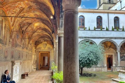 Napoli: Chiesa di Santa Maria la Nova e Museo Donnaregina